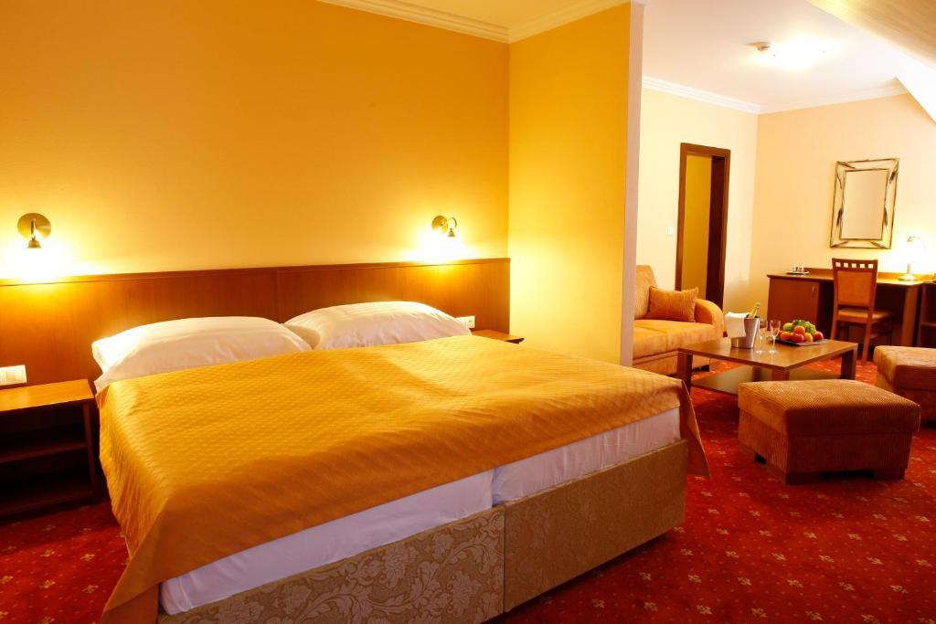 Hotel Majolika Модра Стая снимка