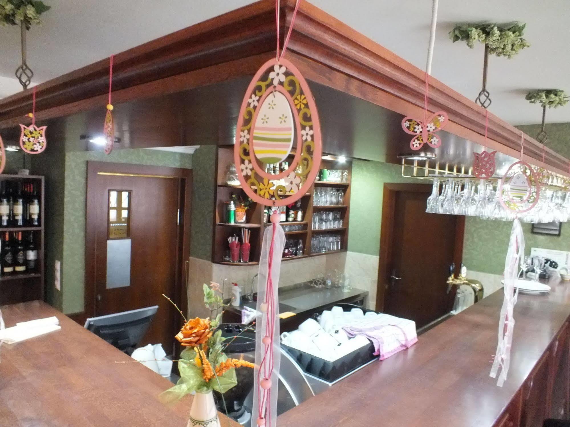 Hotel Majolika Модра Екстериор снимка